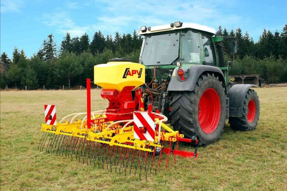  Apv Seeders; Push Pull Tractor Mounted Types Improving Crop Yield 