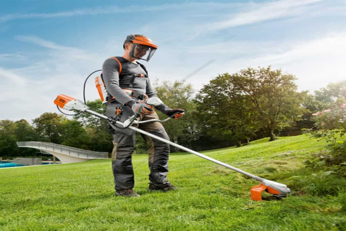 Brush Cutter in India; Harvesting Hay Fodder Mending Trimming Garden Grass